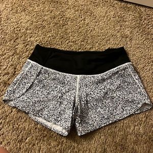 Lululemon Speed Up Mid-Rise Lined Shorts 4”